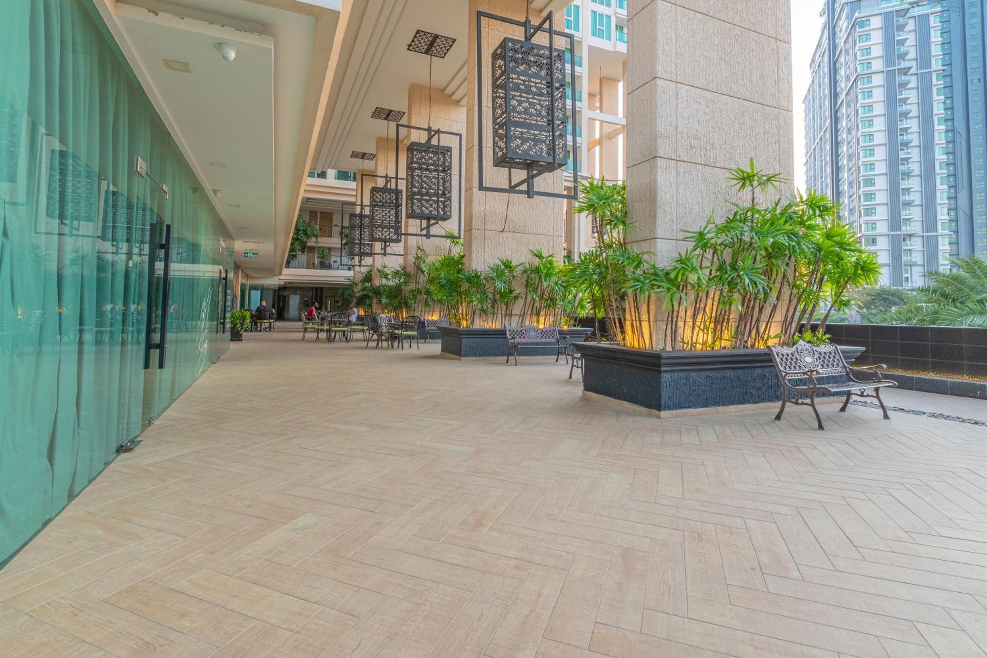 City Garden Tower By Pattaya Holiday Buitenkant foto